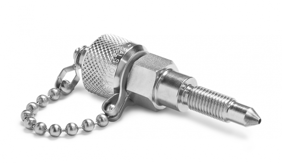 Ralston 5/16"-24 UNF DP Transmitter x Male Quick-Test XT Fitting, with Cap and Chain, 316 S.S. # XTFT-FRS0